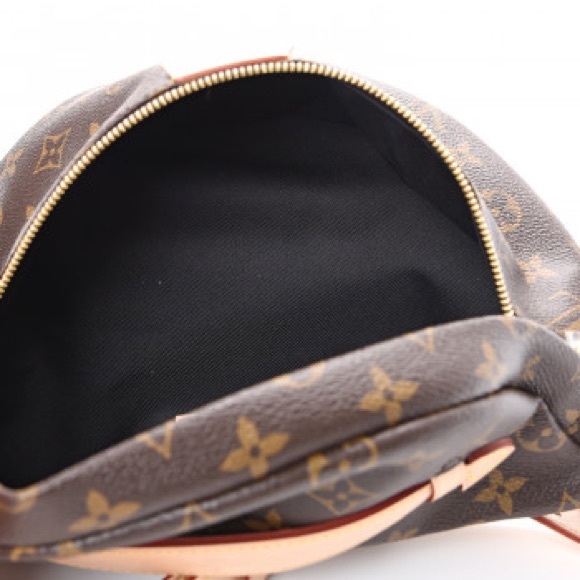 ‼️SOLD‼️ LOUIS VUITTON MONOGRAM BUMBAG - Picture 6 of 8